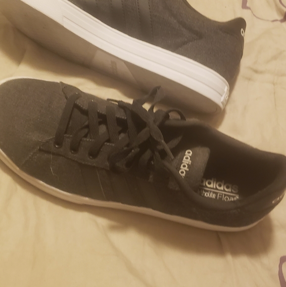 Shoes - Picture 2 of 4